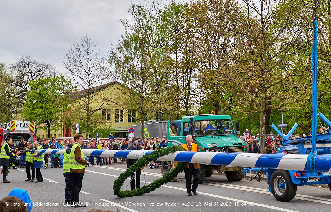 01.05.2023 - Maibaumaufstellung in Berg am Laim